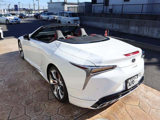 ＬＣ５００　コンバーチブル　モデリスタエアロ　マークレビンソン　ヘッドアップディスプレイ　オレンジキャリパー　オプション２１インチＡＷ　セミアニリン本革シート　パドルシフト　三眼ＬＥＤヘッドライト　ステアリングヒーター(5枚目)