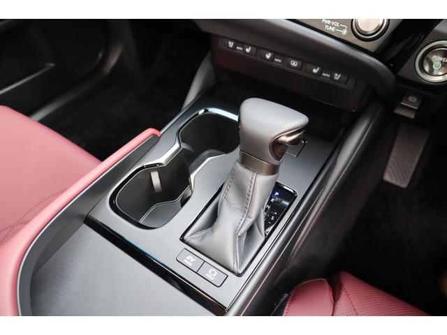 ＥＳ ＥＳ３００ｈ　グレイスフルエスコート　ワンオーナー　特別仕様車　専用フロントグリル　専用１８インチＡＷ　デジタルインナーミラー　パノラミックビューモニター　パワートランク　ヘッドアップディスプレイ　後席シートヒーター　リヤ電動シェード（67枚目）