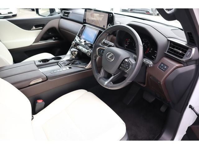 LX LX600 モデリスタエアロパーツ モデリスタサイドステップメタルプレート マークレビンソン リヤエンターテインメント 22インチAW サンルーフ デジタルインナーミラー 電動格納サードシート 7人乗り(48枚目)