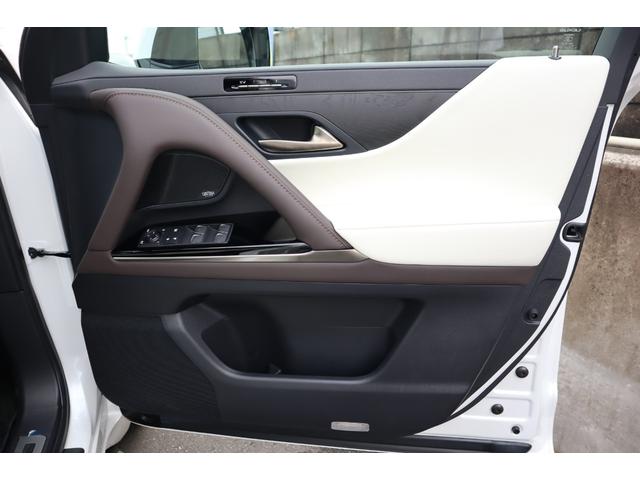 LX LX600 モデリスタエアロパーツ モデリスタサイドステップメタルプレート マークレビンソン リヤエンターテインメント 22インチAW サンルーフ デジタルインナーミラー 電動格納サードシート 7人乗り(62枚目)