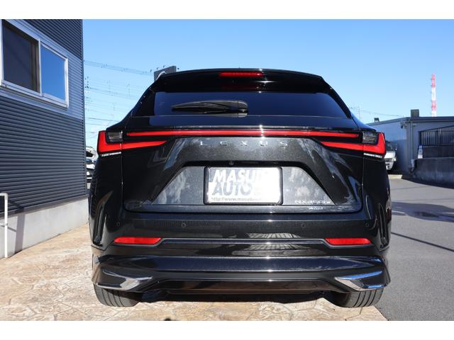 NX NX450h+ バージョンL サンルーフ モデリスタエアロパーツ デジタルインナーミラー 前後ドライブレコーダー 別体ディスクプレイヤー パノラミックビューモニター 三眼LEDヘッドライト 後席シートヒーター パワーバックドア(6枚目)