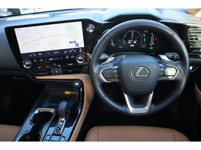 NX NX450h+ バージョンL サンルーフ モデリスタエアロパーツ デジタルインナーミラー 前後ドライブレコーダー 別体ディスクプレイヤー パノラミックビューモニター 三眼LEDヘッドライト 後席シートヒーター パワーバックドア(63枚目)