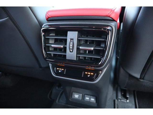 純正オプション、後席シートヒーター、新車時のみ注文できるオプションです。