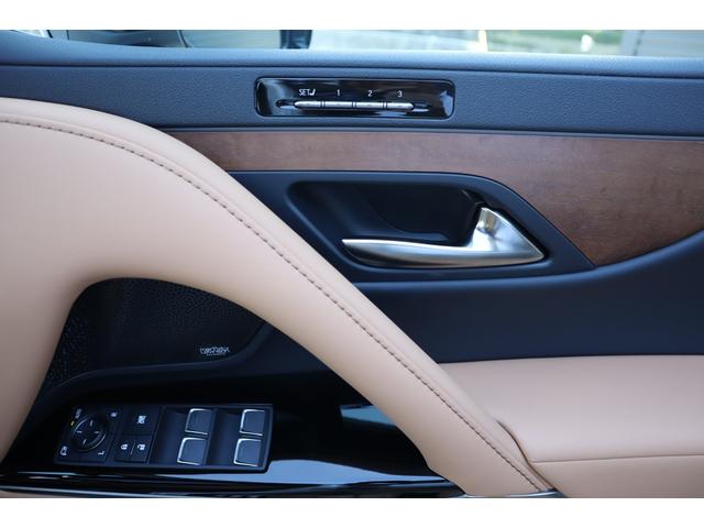 ＬＸ ＬＸ６００　走行２５ｋｍ　１オーナー　モデリスタエアロパーツ　マークレビンソン　リヤエンターテインメント　２２インチＡＷ　デジタルインナーミラー　サンルーフ　ドライバーモニター　ＨＤＭＩ　パワーバックドア（40枚目）
