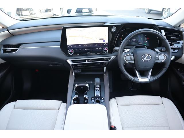 ＲＸ ＲＸ４５０ｈ＋　バージョンＬ　４ＷＤ　ワンオーナー　モデリスタエアロパーツ　パノラマルーフ　ルーフレール　前後席ベンチレーション機能付きシートヒーター　メーカー前後ドライブレコーダー　アドバンスドパーク　パワーバックドア（8枚目）