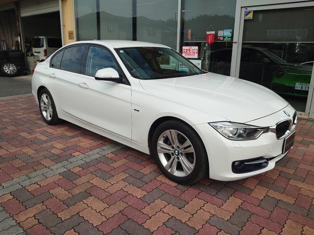 ３シリーズ ３２０ｉ　スポーツ　純正ＨＤＤナビ　バックカメラ　リアパークディスタンスコントロール　スマートキー　バイキセノン　スポーツシート　電動シート　ミラーＥＴＣ　コンフォートアクセス　スポーツモード　走行距離４５５０８ｋｍ（3枚目）