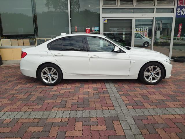 ３シリーズ ３２０ｉ　スポーツ　純正ＨＤＤナビ　バックカメラ　リアパークディスタンスコントロール　スマートキー　バイキセノン　スポーツシート　電動シート　ミラーＥＴＣ　コンフォートアクセス　スポーツモード　走行距離４５５０８ｋｍ（4枚目）