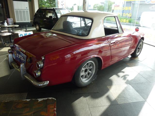 日産 　ダットサン　フェアレディ　ＳＰＬ３１１　ハードトップ　幌　１４インチＡＷ　中古並行　左ハンドル（8枚目）