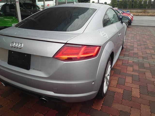 ＴＴクーペ ２．０ＴＦＳＩ　バーチャルコクピット　マトリクスＬＥＤヘッド　ブラウン革　アシスタンスＰＫＧ　ＭＭＩナビ地デジフルセグＴＶ　流れるウィンカー　ＥＴＣ　可変式リアウイング　ドライブセレクト　パドルシフト　パークアシスト（10枚目）