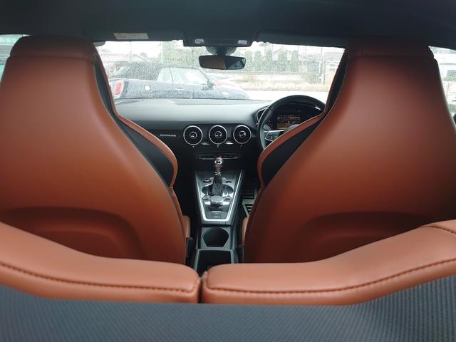 ＴＴクーペ ２．０ＴＦＳＩ　バーチャルコクピット　マトリクスＬＥＤヘッド　ブラウン革　アシスタンスＰＫＧ　ＭＭＩナビ地デジフルセグＴＶ　流れるウィンカー　ＥＴＣ　可変式リアウイング　ドライブセレクト　パドルシフト　パークアシスト（12枚目）