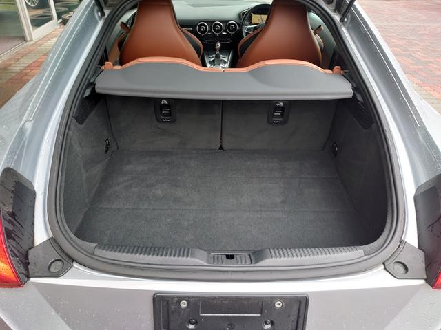 ＴＴクーペ ２．０ＴＦＳＩ　バーチャルコクピット　マトリクスＬＥＤヘッド　ブラウン革　アシスタンスＰＫＧ　ＭＭＩナビ地デジフルセグＴＶ　流れるウィンカー　ＥＴＣ　可変式リアウイング　ドライブセレクト　パドルシフト　パークアシスト（29枚目）