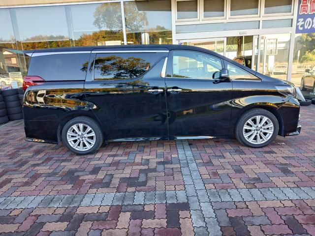 アルファード ２．５Ｓ　Ａパッケージ　サンルーフ　純ナビ地デジフルセグＴＶ　後席フリップダウンモニター　両側電動スライドドア　助手席スーパーロングスライド　助手席２列目オットマン　ＬＥＤヘッドライト　レーダークルーズＣＴＲ　プリクラッシュ（4枚目）