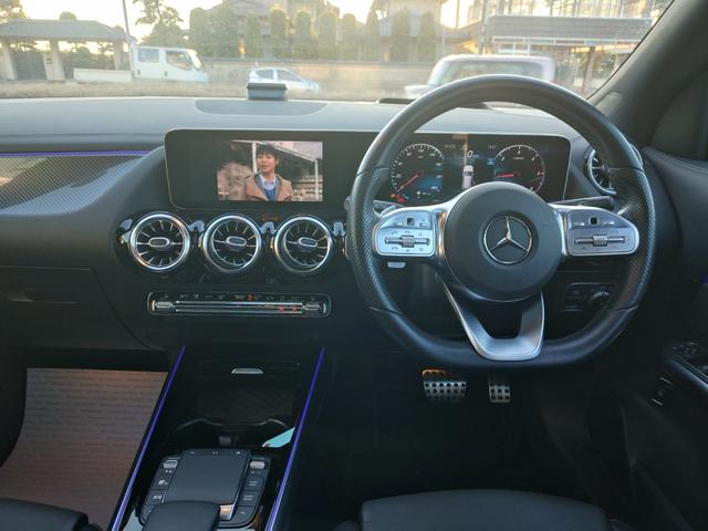 サンルーフ　黒グレーコンビ革　ＡＭＧレザーエクスクルーシブＰＫＧ　アドバンストＰＫＧ　ヘッドＵＰディスプレイ　電動トランク　電動シート　シートヒーター　ＬＥＤヘッド　ＡＣＣ　純ナビフルセグ全方位カメラ