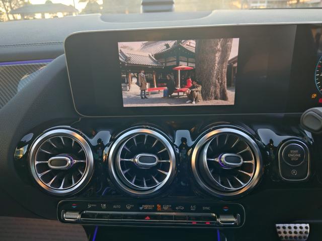 サンルーフ　黒グレーコンビ革　ＡＭＧレザーエクスクルーシブＰＫＧ　アドバンストＰＫＧ　ヘッドＵＰディスプレイ　電動トランク　電動シート　シートヒーター　ＬＥＤヘッド　ＡＣＣ　純ナビフルセグ全方位カメラ