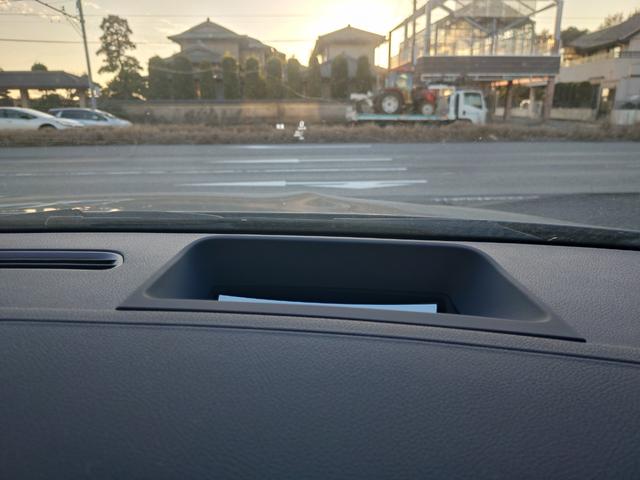 サンルーフ　黒グレーコンビ革　ＡＭＧレザーエクスクルーシブＰＫＧ　アドバンストＰＫＧ　ヘッドＵＰディスプレイ　電動トランク　電動シート　シートヒーター　ＬＥＤヘッド　ＡＣＣ　純ナビフルセグ全方位カメラ