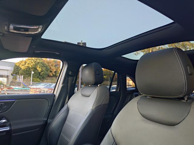 サンルーフ　黒グレーコンビ革　ＡＭＧレザーエクスクルーシブＰＫＧ　アドバンストＰＫＧ　ヘッドＵＰディスプレイ　電動トランク　電動シート　シートヒーター　ＬＥＤヘッド　ＡＣＣ　純ナビフルセグ全方位カメラ