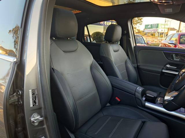 サンルーフ　黒グレーコンビ革　ＡＭＧレザーエクスクルーシブＰＫＧ　アドバンストＰＫＧ　ヘッドＵＰディスプレイ　電動トランク　電動シート　シートヒーター　ＬＥＤヘッド　ＡＣＣ　純ナビフルセグ全方位カメラ