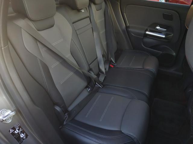 サンルーフ　黒グレーコンビ革　ＡＭＧレザーエクスクルーシブＰＫＧ　アドバンストＰＫＧ　ヘッドＵＰディスプレイ　電動トランク　電動シート　シートヒーター　ＬＥＤヘッド　ＡＣＣ　純ナビフルセグ全方位カメラ