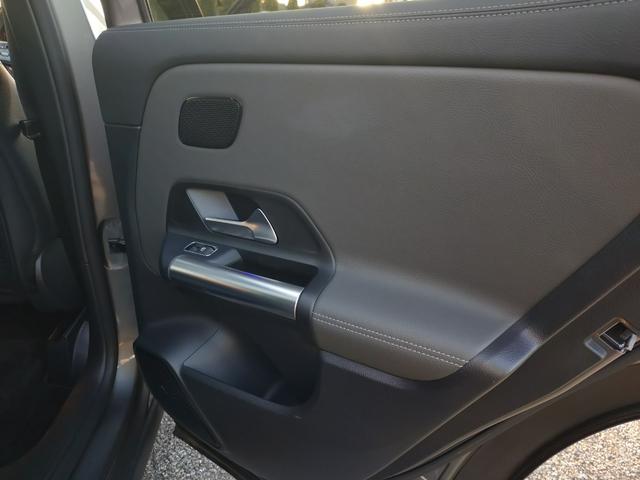 サンルーフ　黒グレーコンビ革　ＡＭＧレザーエクスクルーシブＰＫＧ　アドバンストＰＫＧ　ヘッドＵＰディスプレイ　電動トランク　電動シート　シートヒーター　ＬＥＤヘッド　ＡＣＣ　純ナビフルセグ全方位カメラ