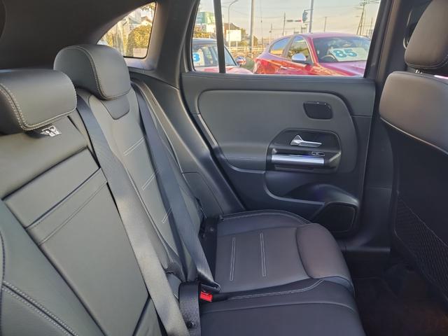 サンルーフ　黒グレーコンビ革　ＡＭＧレザーエクスクルーシブＰＫＧ　アドバンストＰＫＧ　ヘッドＵＰディスプレイ　電動トランク　電動シート　シートヒーター　ＬＥＤヘッド　ＡＣＣ　純ナビフルセグ全方位カメラ