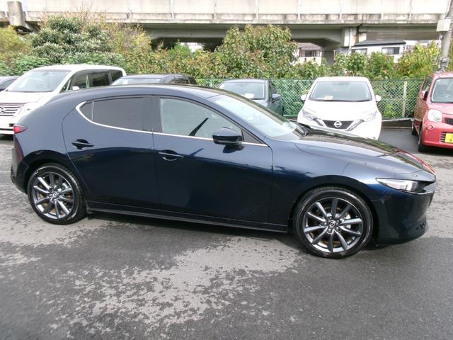ＭＡＺＤＡ３ファストバック ２０Ｓプロアクティブ　ツーリングセレクション　純正ナビ　ＨＤＭＩ　フルセグＴＶ　ＤＶＤ再生　アラウンドビューモニター　ＥＴＣ　禁煙車　ＬＥＤヘッドライト　衝突軽減ブレーキ　踏み間違い防止　レーンアシスト　オートライト　前後コーナーソナー（7枚目）