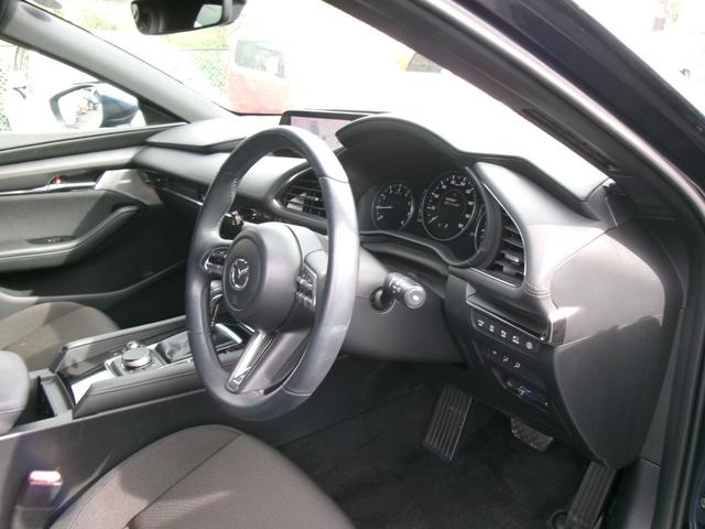 ＭＡＺＤＡ３ファストバック ２０Ｓプロアクティブ　ツーリングセレクション　純正ナビ　ＨＤＭＩ　フルセグＴＶ　ＤＶＤ再生　アラウンドビューモニター　ＥＴＣ　禁煙車　ＬＥＤヘッドライト　衝突軽減ブレーキ　踏み間違い防止　レーンアシスト　オートライト　前後コーナーソナー（13枚目）