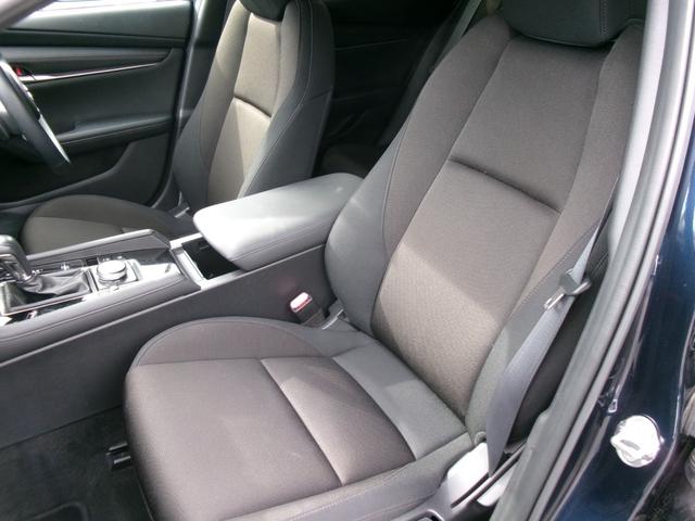 ＭＡＺＤＡ３ファストバック ２０Ｓプロアクティブ　ツーリングセレクション　純正ナビ　ＨＤＭＩ　フルセグＴＶ　ＤＶＤ再生　アラウンドビューモニター　ＥＴＣ　禁煙車　ＬＥＤヘッドライト　衝突軽減ブレーキ　踏み間違い防止　レーンアシスト　オートライト　前後コーナーソナー（17枚目）