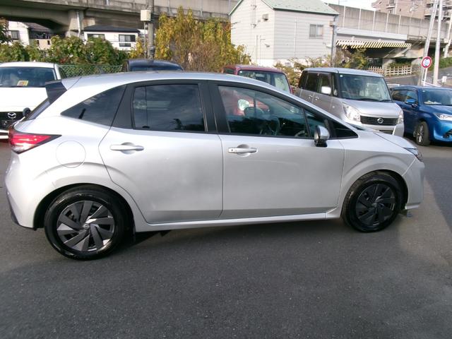 ノート Ｓ　ワンオーナー　禁煙車　純正ナビ　フルセグＴＶ　ＤＶＤ再生　Ｂｌｕｅｔｏｏｔｈ　バックモニター　ＥＴＣ２．０　前後ドライブレコーダー　衝突軽減ブレーキ　踏み間違い防止　レーンアシスト　前後コーナーソナー（8枚目）