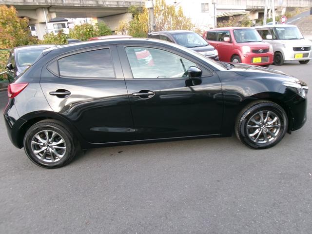 デミオ １３Ｓツーリング　１オーナー　禁煙車　マツコネナビ　バックカメラ　ＤＶＤ再生　Ｂｌｕｅｔｏｏｔｈ　ＵＳＢ　レーダークルーズコントロール　前ドラレコ　ＬＥＤヘッドライト　衝突軽減Ｂ＆踏み間違い防止　シートヒーター（8枚目）