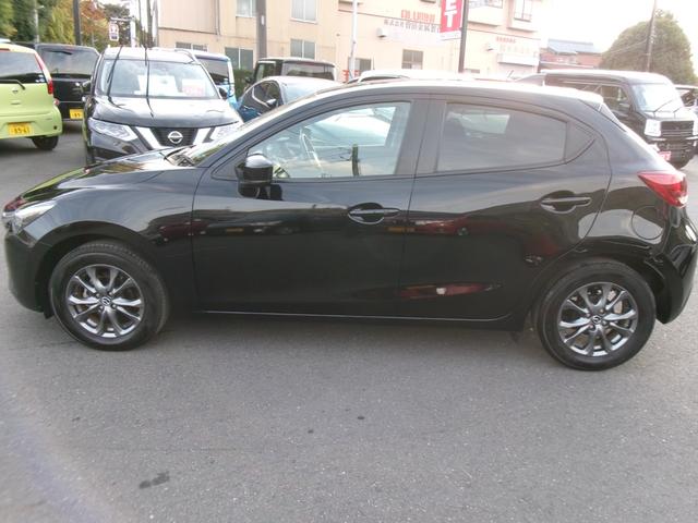 デミオ １３Ｓツーリング　１オーナー　禁煙車　マツコネナビ　バックカメラ　ＤＶＤ再生　Ｂｌｕｅｔｏｏｔｈ　ＵＳＢ　レーダークルーズコントロール　前ドラレコ　ＬＥＤヘッドライト　衝突軽減Ｂ＆踏み間違い防止　シートヒーター（12枚目）