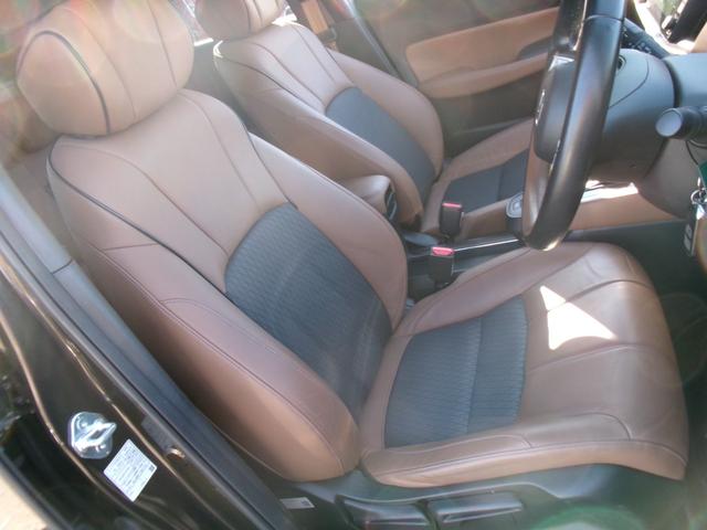 フィット ｅ：ＨＥＶリュクス　禁煙車　純正ナビ　バックカメラ　Ｂｌｕｅｔｏｏｔｈ　ＤＶＤ再生　ＵＳＢ　純正前後ドラレコ　ステコン　ＥＴＣ　ワイヤレススマホ充電　ホンダセンシング　レザーシート　シートヒーター　スマートキー（16枚目）