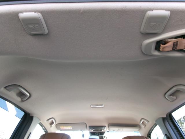 フィット ｅ：ＨＥＶリュクス　禁煙車　純正ナビ　バックカメラ　Ｂｌｕｅｔｏｏｔｈ　ＤＶＤ再生　ＵＳＢ　純正前後ドラレコ　ステコン　ＥＴＣ　ワイヤレススマホ充電　ホンダセンシング　レザーシート　シートヒーター　スマートキー（22枚目）