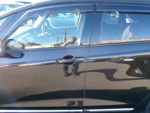 フィット ｅ：ＨＥＶリュクス　禁煙車　純正ナビ　バックカメラ　Ｂｌｕｅｔｏｏｔｈ　ＤＶＤ再生　ＵＳＢ　純正前後ドラレコ　ステコン　ＥＴＣ　ワイヤレススマホ充電　ホンダセンシング　レザーシート　シートヒーター　スマートキー（27枚目）