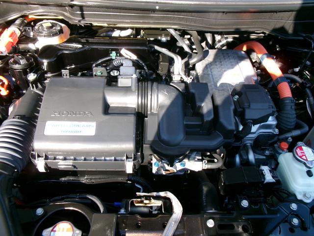 フィット ｅ：ＨＥＶリュクス　禁煙車　純正ナビ　バックカメラ　Ｂｌｕｅｔｏｏｔｈ　ＤＶＤ再生　ＵＳＢ　純正前後ドラレコ　ステコン　ＥＴＣ　ワイヤレススマホ充電　ホンダセンシング　レザーシート　シートヒーター　スマートキー（32枚目）