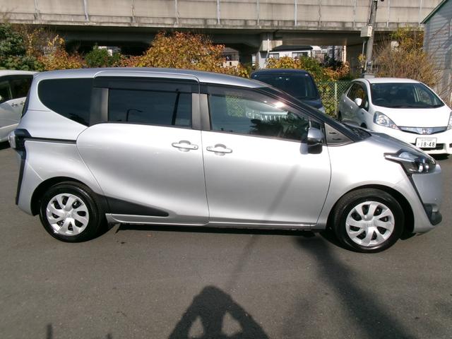 シエンタ Ｇ　ワンオーナー　トヨタセーフティセンス　純正ナビ　フルセグＴＶ　Ｂｌｕｅｔｏｏｔｈ　ＤＶＤ再生　バックカメラ　禁煙車　衝突軽減ブレーキ　レーンアシスト　ＥＴＣ　前後コーナーソナー　両側パワースライドドア（8枚目）