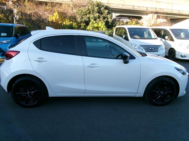ＭＡＺＤＡ２ １５Ｓ　ブラックトーンエディション　純正ナビ　ＤＶＤ再生　Ｂｌｕｅｔｏｏｔｈ　フルセグＴＶ　衝突軽減ブレーキ　踏み間違い防止　レーンアシスト　ＥＴＣ　ＬＥＤヘッドライト　１６インチアルミ　コーナーソナー　ヘッドアップディスプレイ（8枚目）