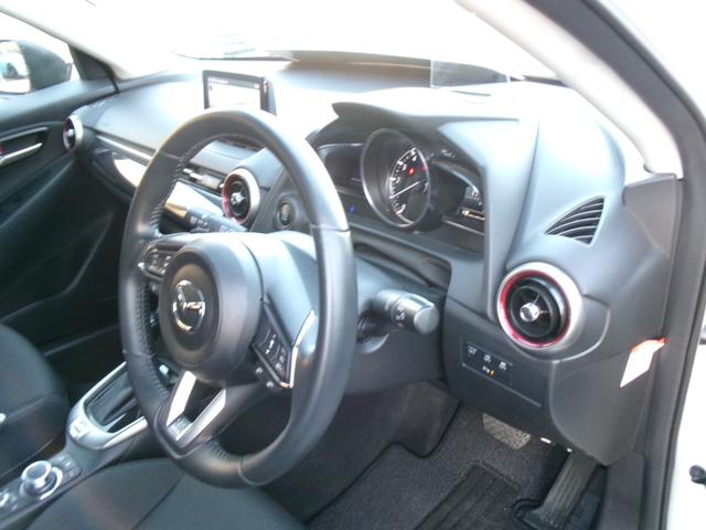 ＭＡＺＤＡ２ １５Ｓ　ブラックトーンエディション　純正ナビ　ＤＶＤ再生　Ｂｌｕｅｔｏｏｔｈ　フルセグＴＶ　衝突軽減ブレーキ　踏み間違い防止　レーンアシスト　ＥＴＣ　ＬＥＤヘッドライト　１６インチアルミ　コーナーソナー　ヘッドアップディスプレイ（14枚目）
