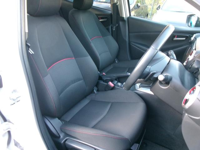 ＭＡＺＤＡ２ １５Ｓ　ブラックトーンエディション　純正ナビ　ＤＶＤ再生　Ｂｌｕｅｔｏｏｔｈ　フルセグＴＶ　衝突軽減ブレーキ　踏み間違い防止　レーンアシスト　ＥＴＣ　ＬＥＤヘッドライト　１６インチアルミ　コーナーソナー　ヘッドアップディスプレイ（17枚目）