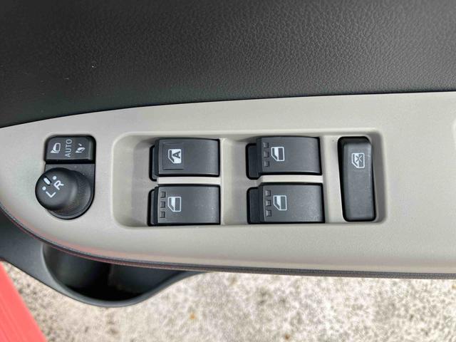 ブーン スタイル　ホワイトリミテッド　ＳＡＩＩＩ　純正７インチメモリーナビ　ドラレコ　ＥＴＣ　衝突回避支援ブレーキ　全周囲カメラ電動格納ミラー　オートエアコン　プッシュボタンスタート　キーフリー　コーナーセンサー　プラズマクラスター（15枚目）