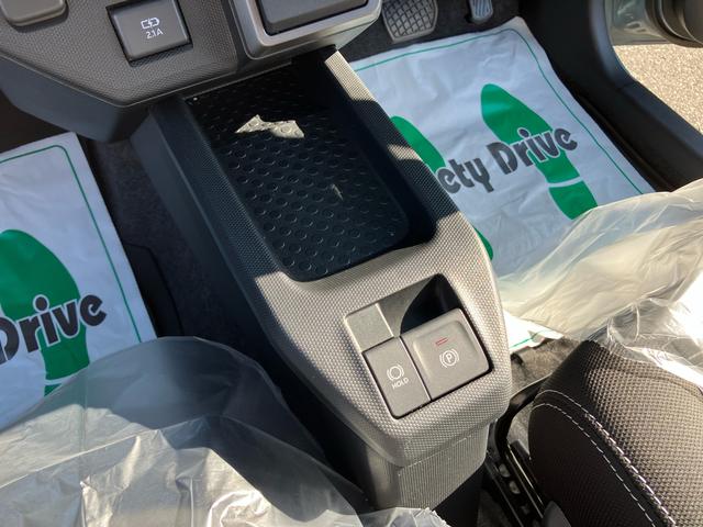 タフト Ｇ　クロムベンチャー　オーディオレス　衝突回避支援ブレーキ　誤発進抑制装置　アイドリングストップ　スマートキー　プッシュボタンスタート　盗難防止装置　イモビライザー　シートヒーター　オートライト　ＬＥＤヘッドライト（37枚目）