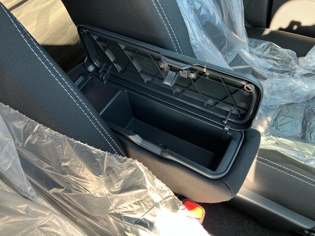 タフト Ｇ　クロムベンチャー　オーディオレス　衝突回避支援ブレーキ　誤発進抑制装置　アイドリングストップ　スマートキー　プッシュボタンスタート　盗難防止装置　イモビライザー　シートヒーター　オートライト　ＬＥＤヘッドライト（41枚目）