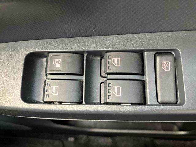 ミライース Ｌ　ＳＡＩＩＩ　スマアシＩＩＩ／マルチリフレクターハロゲンヘッドランプ／オートライト／コーナーセンサー／マニュアルエアコン／可倒式ドアミラー／キーレスエントリー／１３インチフルホイールキャップ（6枚目）