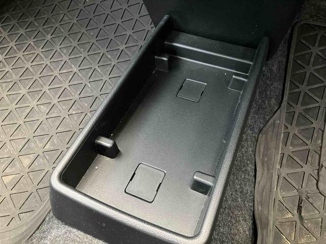 ミライース Ｌ　ＳＡＩＩＩ　スマアシＩＩＩ／マルチリフレクターハロゲンヘッドランプ／オートライト／コーナーセンサー／マニュアルエアコン／可倒式ドアミラー／キーレスエントリー／１３インチフルホイールキャップ（26枚目）