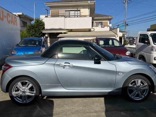 コペン ローブ　電動開閉式ルーフ　ＬＥＤヘッドライト　ハロゲンフォグランプ　キーフリーシステム　シートヒーター　オートエアコン　１６インチアルミホイール（11枚目）