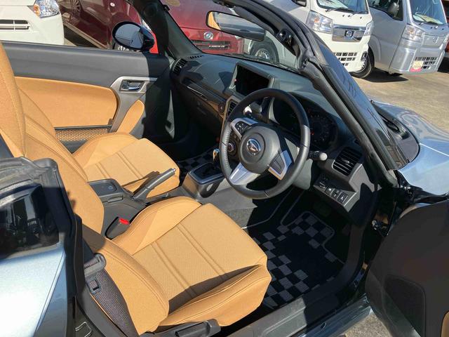 コペン ローブ　電動開閉式ルーフ　ＬＥＤヘッドライト　ハロゲンフォグランプ　キーフリーシステム　シートヒーター　オートエアコン　１６インチアルミホイール（17枚目）