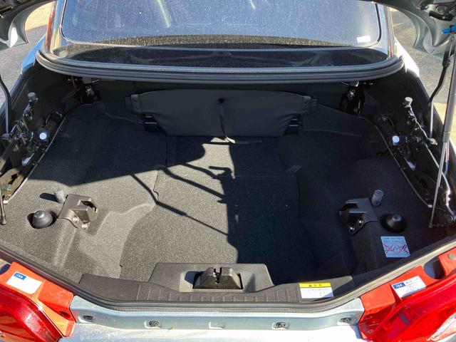 コペン ローブ　電動開閉式ルーフ　ＬＥＤヘッドライト　ハロゲンフォグランプ　キーフリーシステム　シートヒーター　オートエアコン　１６インチアルミホイール（29枚目）