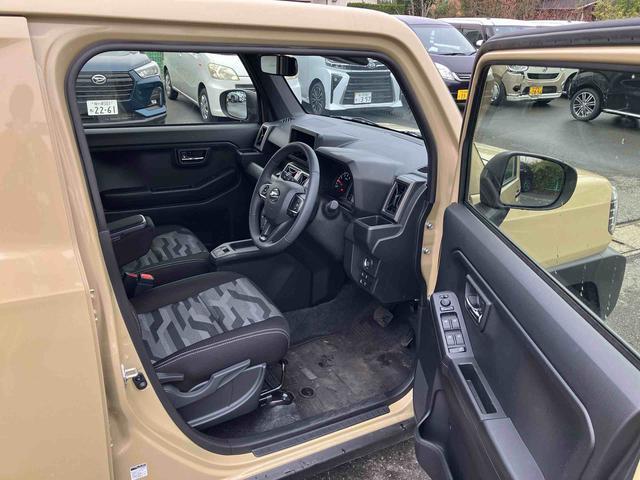 タフト Ｇ　ダーククロムベンチャー　ガラスルーフ／ルーフレール／ＬＥＤヘッドライト／オートライト／シートヒーター／次世代スマートアシスト／バックカメラ／キーフリー／コーナーセンサー／サイドエアバック／自動追従クルコン（19枚目）