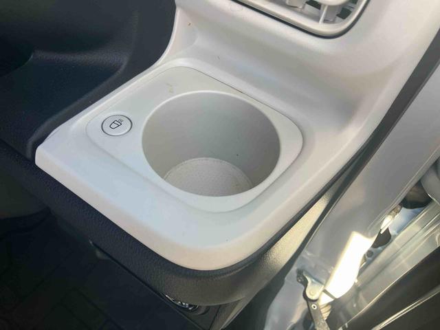 ムーヴキャンバス ストライプスＧ　ＬＥＤヘッドライト／両側電動スライドドア／コーナーセンサー／アイドリングストップ／衝突回避支援システム／横滑り防止装置／オートライト／オートエアコン／キーフリー／電動格納ミラー／電動パーキングブレーキ（32枚目）