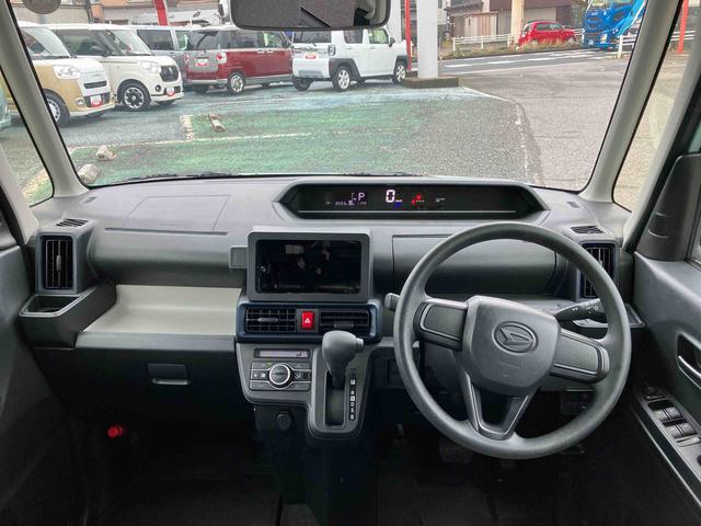 タント L スライドドア LEDヘッドライト オートライト プッシュボタンスターター オート格納ドアミラー オートエアコン 上下2段調節式デッキボード コーナーセンサー 衝突被害軽減ブレーキ(6枚目)