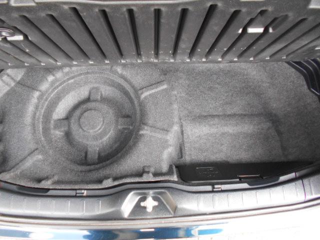 X DVD再生ナビフルセグTV/天井モニター/1オーナー/バックモニター/Bluetooth/istop/AUTOライト/HID/ETC/デュアルエアコン/7人乗り(10枚目)